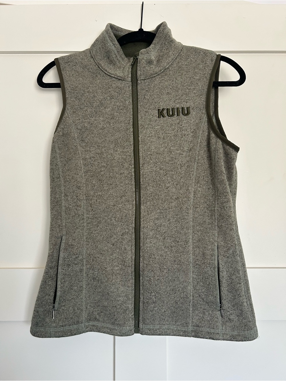KUIU Heather Gray Fleece Zip-Up Midlayer with Olive Trim